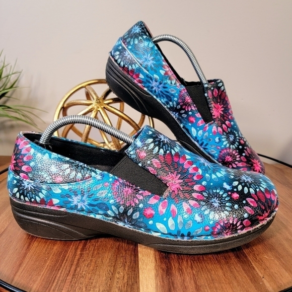 Spring Step Manila Clog Work Shoe Blue pink print colorful Size 8.5 - Picture 3 of 17